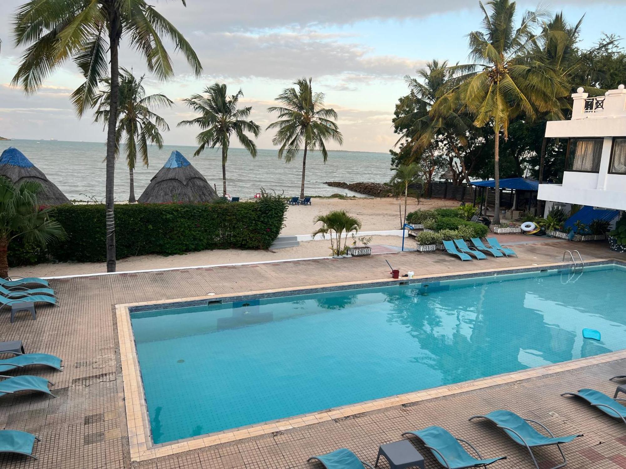 Beachcomber Hotel And Resort Dar es Salaam Bagian luar foto